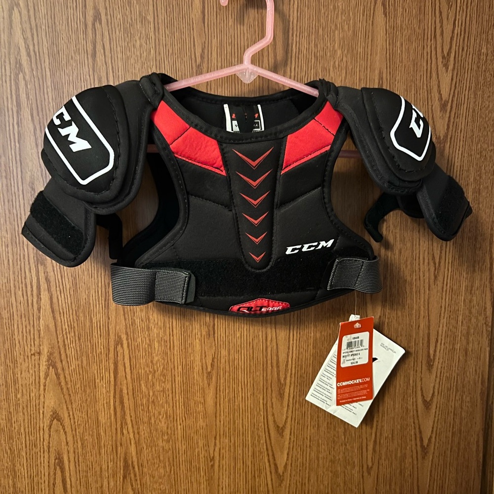 NWT CCM Youth QLT Edge Ice Hockey Shoulder Pads Black/Red Size Small